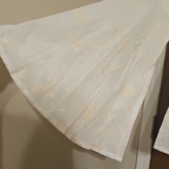 Endless Rose Cream Floral Blouse - Picture 5 of 8